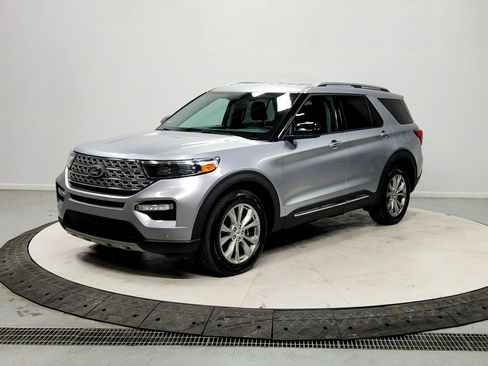 Used 2023 Ford Explorer Limited image 3