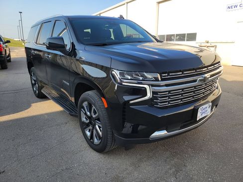 Used 2024 Chevrolet Tahoe Premier w/ Premium Package AWD/4WD image 3