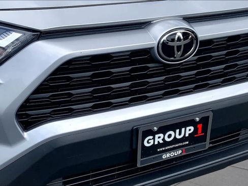 Used 2025 Toyota RAV4 XLE w/ Convenience Package FWD image 29