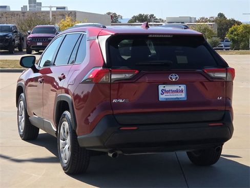 Used 2020 Toyota RAV4 LE image 6