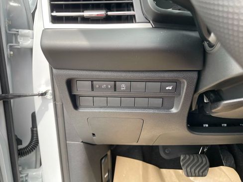 New 2026 Mitsubishi Outlander AWD image 14