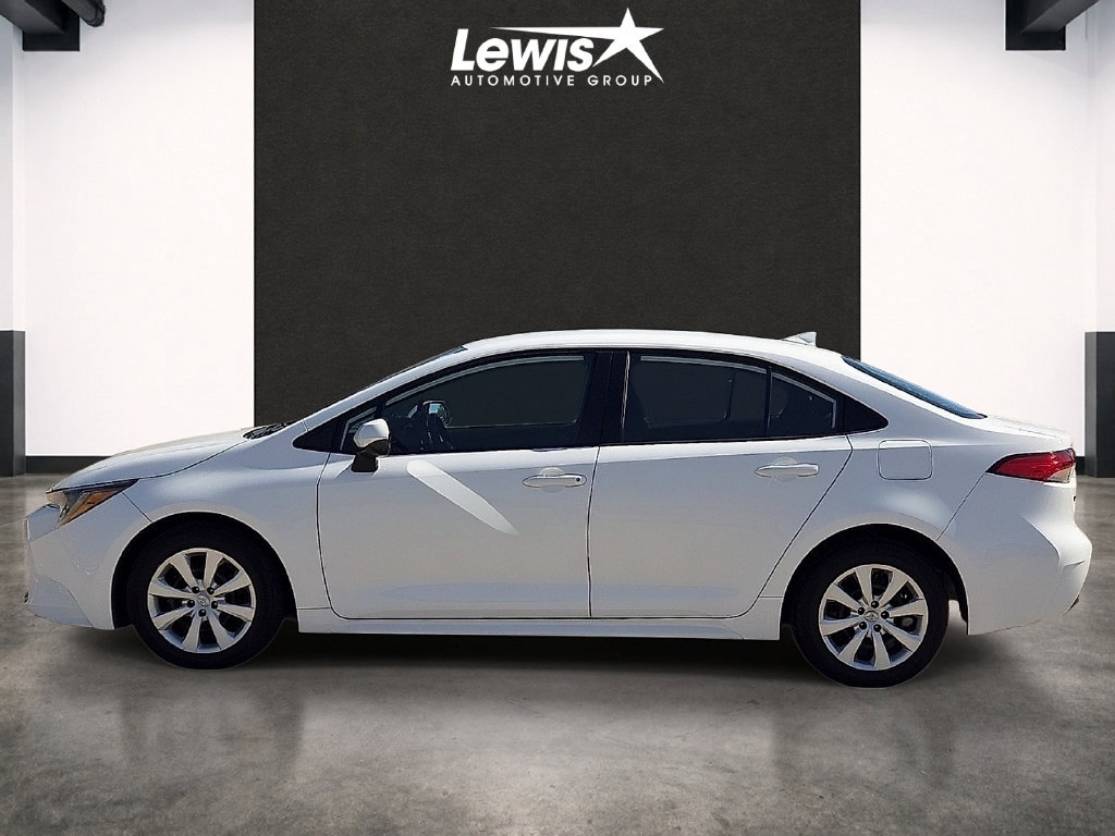 Used 2023 Toyota Corolla LE FWD image 2