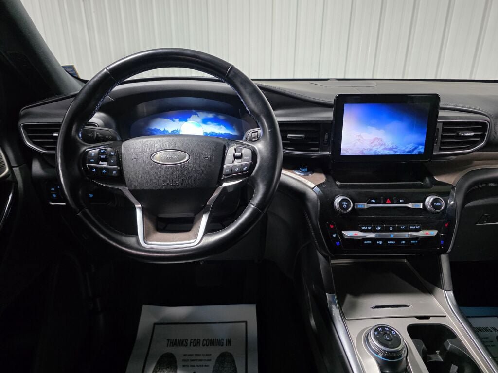 Used 2023 Ford Explorer Platinum AWD/4WD image 8