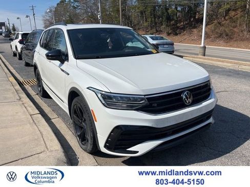 Used 2024 Volkswagen Tiguan SE R-Line image 1