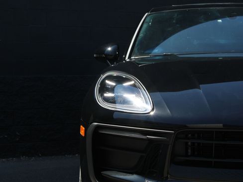 New 2025 Porsche Macan image 12