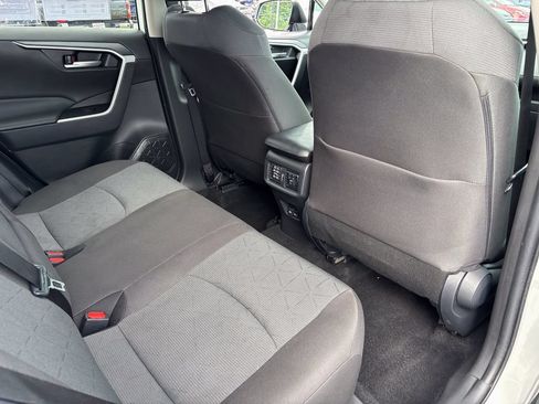 Used 2025 Toyota RAV4 XLE AWD/4WD image 41