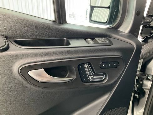 Used 2024 Mercedes-Benz Sprinter 2500 image 5