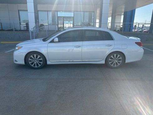 Used 2011 Toyota Avalon Limited FWD image 26