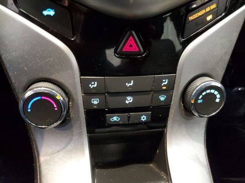 Used 2015 Chevrolet Cruze LS image 19