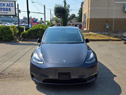 Used 2024 Tesla Model Y Long Range AWD/4WD image 2