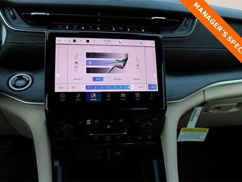 New 2025 Jeep Grand Cherokee Limited w/ Luxury Tech Group II image 21