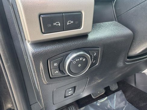 Used 2017 Ford F150 Lariat w/ Equipment Group 502A Luxury AWD/4WD image 33