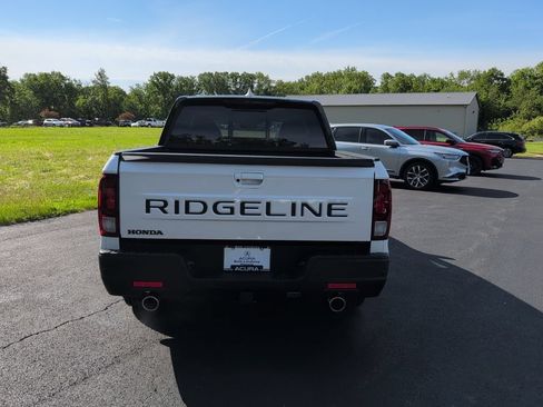 Used 2025 Honda Ridgeline Black Edition image 4