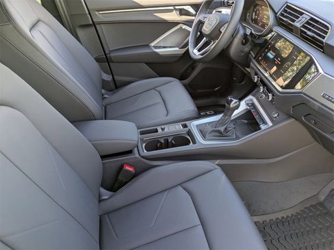 New 2025 Audi Q3 2.0T Premium image 36