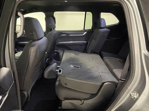 Used 2025 GMC Acadia Elevation image 24