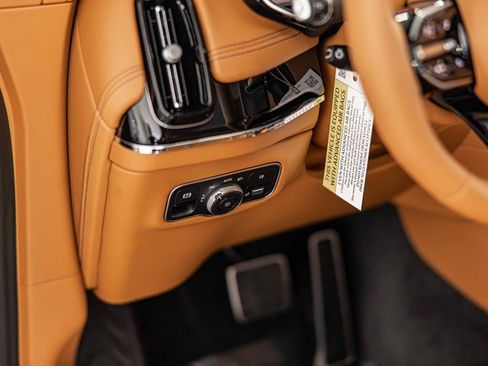 New 2026 Aston Martin DBX 707 image 22