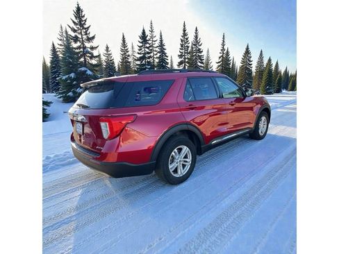 Used 2022 Ford Explorer XLT w/ Equipment Group 202A image 2