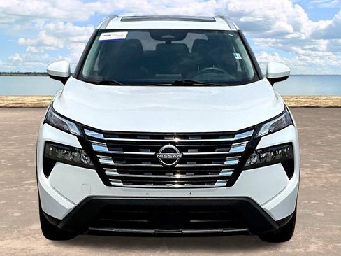 Used 2024 Nissan Rogue SV w/ SV Premium Package AWD/4WD image 2