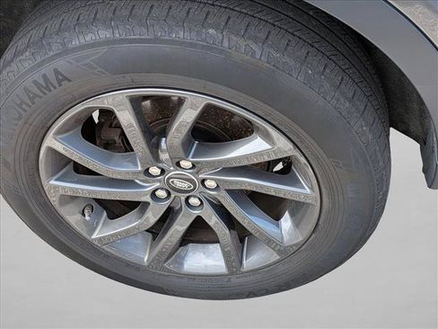 Used 2019 Land Rover Discovery Sport AWD/4WD image 7