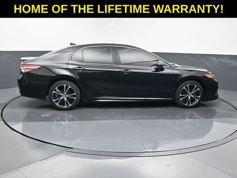 Used 2019 Toyota Camry SE image 7