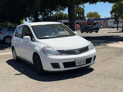 Used 2011 Nissan Versa 1.8 S FWD image 5