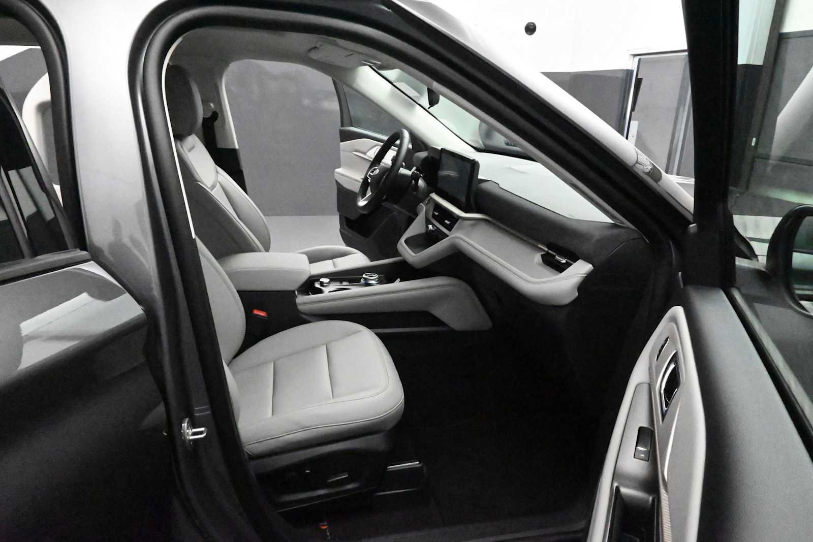 Used 2026 Ford Explorer Active w/ Active Comfort Package AWD/4WD image 12