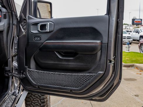 Used 2024 Jeep Gladiator Rubicon AWD/4WD image 37