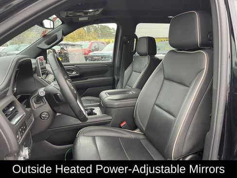 Used 2024 GMC Yukon XL SLT w/ SLT Premium Package image 15