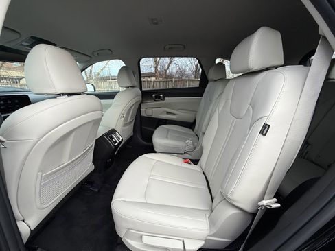 Certified 2025 Kia Sorento EX image 25