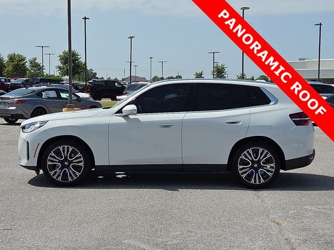 Used 2025 BMW X3 xDrive30i AWD/4WD image 3