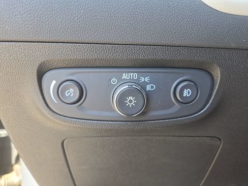 Used 2023 Buick Encore GX Preferred w/ Cold Weather Comfort Package FWD image 12