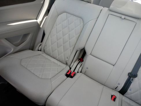Certified 2025 Volkswagen Atlas SEL Premium R-Line AWD/4WD image 12