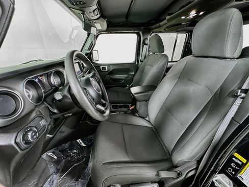 Used 2023 Jeep Gladiator Sport AWD/4WD image 19