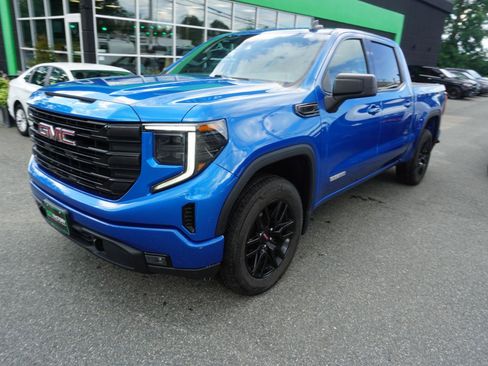 Used 2023 GMC Sierra 1500 Elevation AWD/4WD image 2