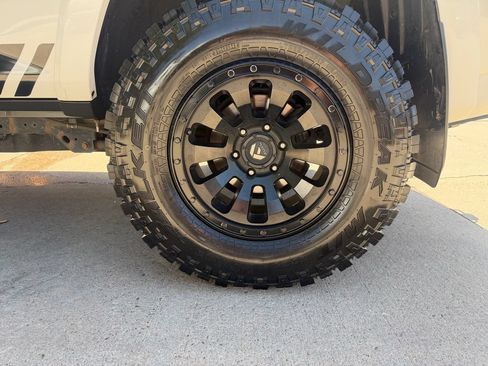 Used 2016 Toyota 4Runner SR5 AWD/4WD image 41