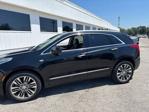 Used 2017 Cadillac XT5 Premium Luxury w/ Driver Assist Package AWD/4WD image 9