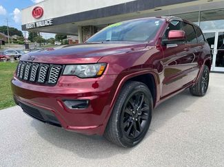 Used 2020 Jeep Grand Cherokee Altitude video 3