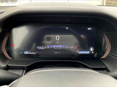 Used 2025 Jeep Grand Cherokee Laredo X w/ Luxury Tech Group I image 20