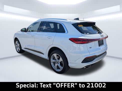 Certified 2025 Audi Q5 Premium Plus w/ Premium Plus image 5