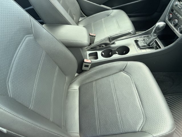 Used 2014 Volkswagen Passat 1.8T Wolfsburg Edition FWD image 5