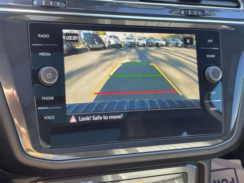 Used 2022 Volkswagen Tiguan SE R-Line image 26