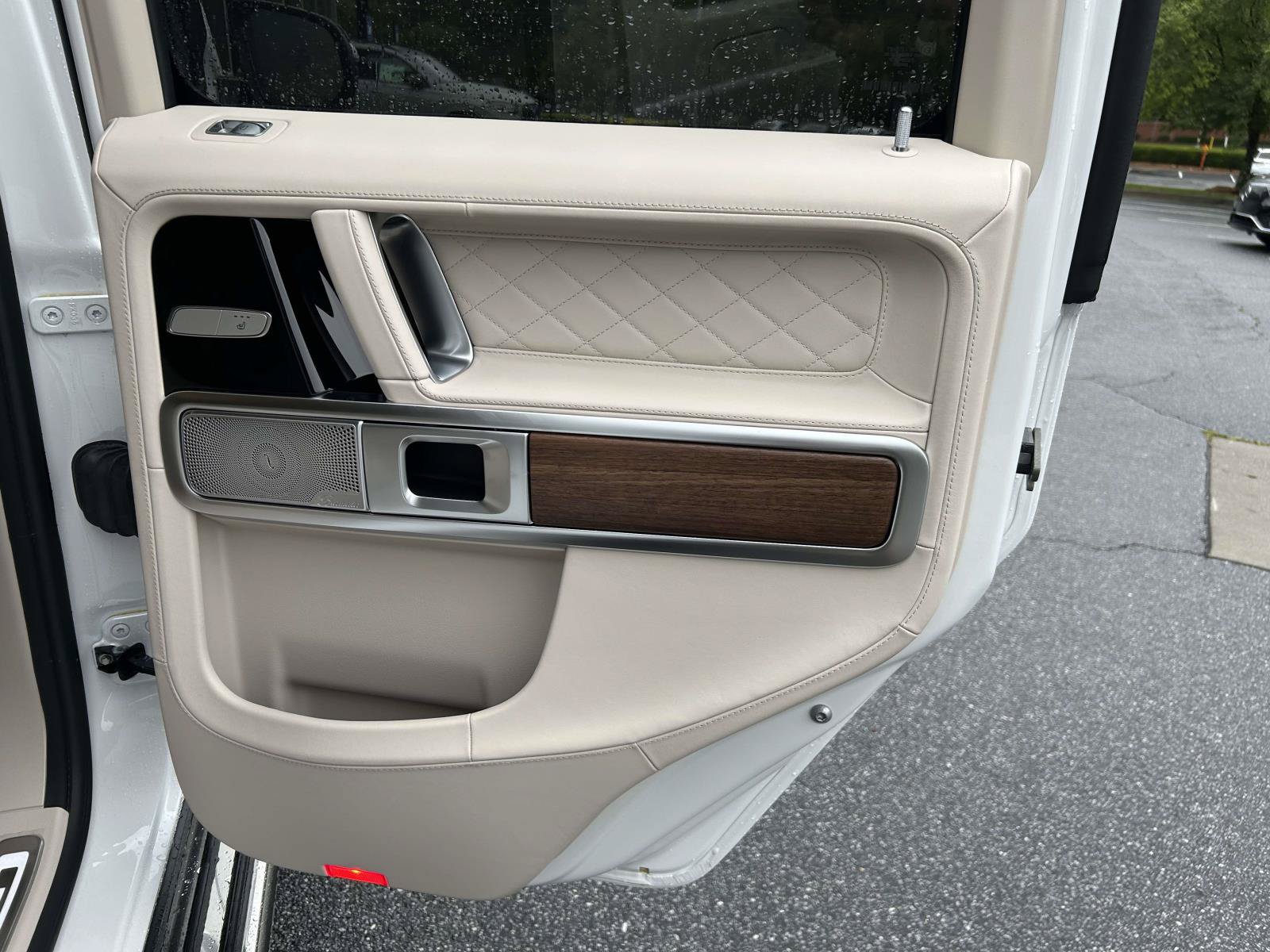 New 2027 Mercedes-Benz G 580 e image 38