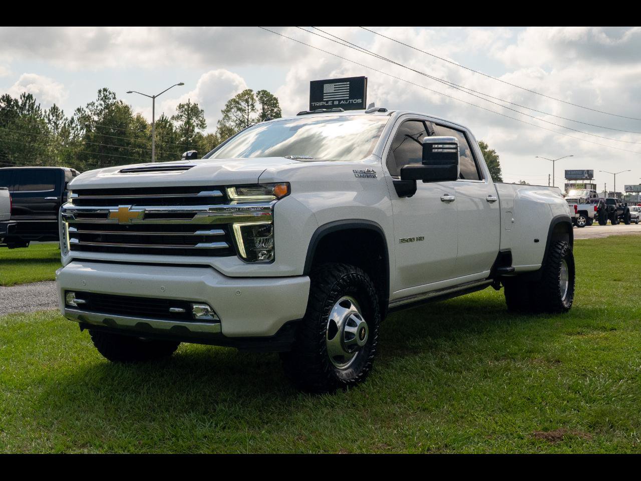 Used 2022 Chevrolet Silverado 3500 High Country w/ Safety Package II AWD/4WD image 1