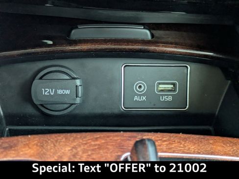 Used 2016 Kia K900 Luxury image 21