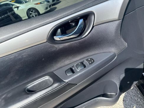 Used 2016 Nissan Sentra S image 12