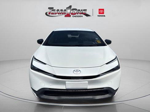 Used 2025 Toyota Prius LE FWD image 2