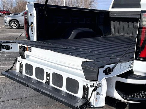 Used 2025 GMC Sierra 3500 AT4 w/ AT4 Premium Plus Package image 38