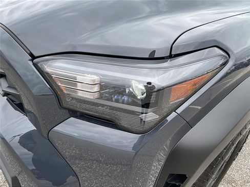 Used 2025 Toyota 4Runner TRD Off-Road image 9