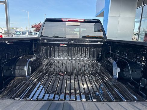 Used 2025 Chevrolet Silverado 1500 LT w/ Convenience Package II AWD/4WD image 14