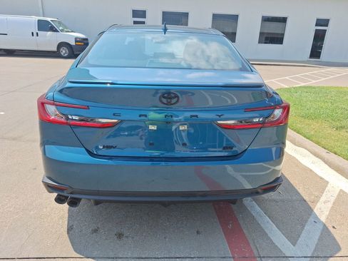 Used 2025 Toyota Camry SE image 5